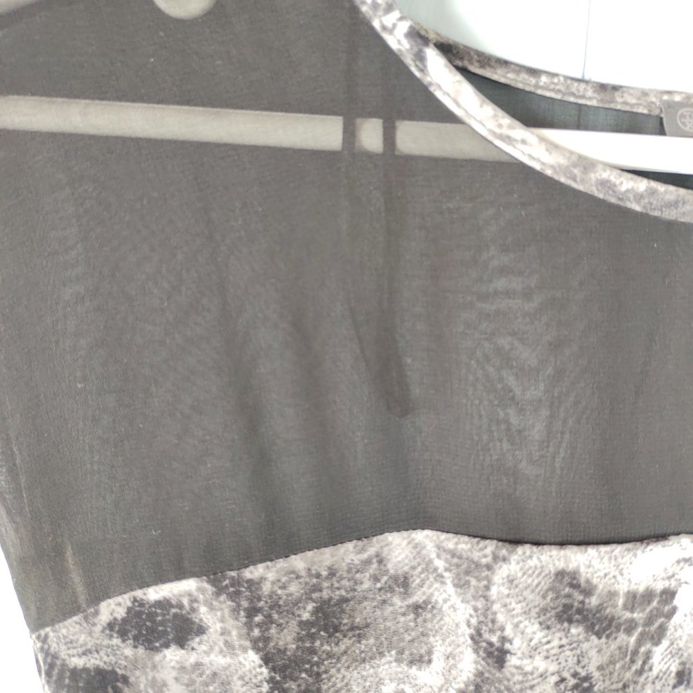 Smart Set Snakeskin Patterned Dress - Picture 4 of 6